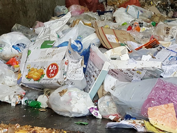 문대림 후보측이 제시한 혼합소각 증거사진.