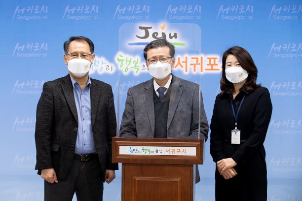 8일 기자간담회를 통해 서귀포의료원 청사진을 발표하는 박현수 원장.