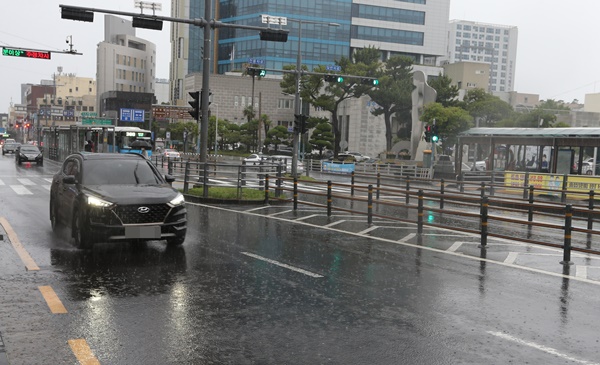 장맛비 내리는 제주. 연합뉴스