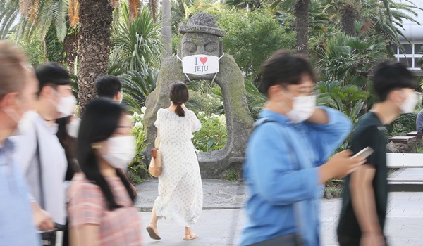 제주 찾은 관광객. 연합뉴스DB