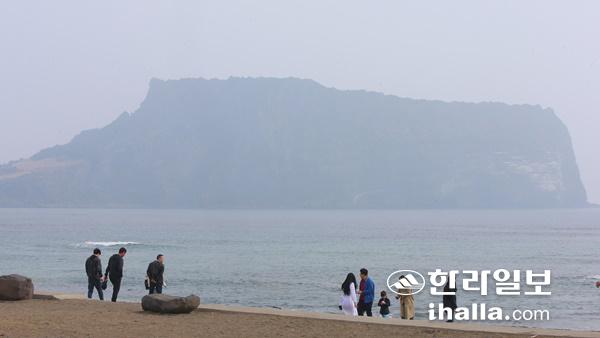 미세먼지 낀 제주.