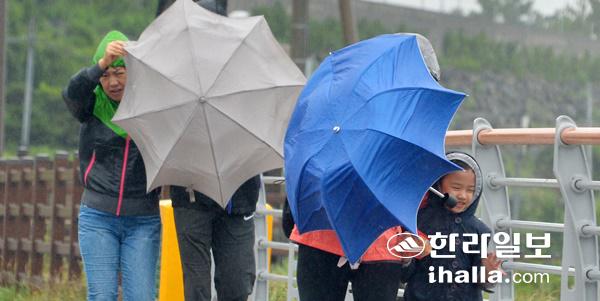제주 강풍 동반 비 날씨. 한라일보DB