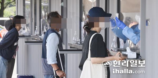 코로나19 검체 채취. 한라일보DB