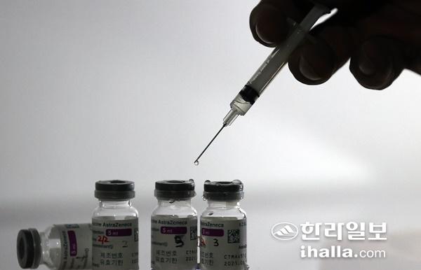 코로나19 백신 접종. 연합뉴스
